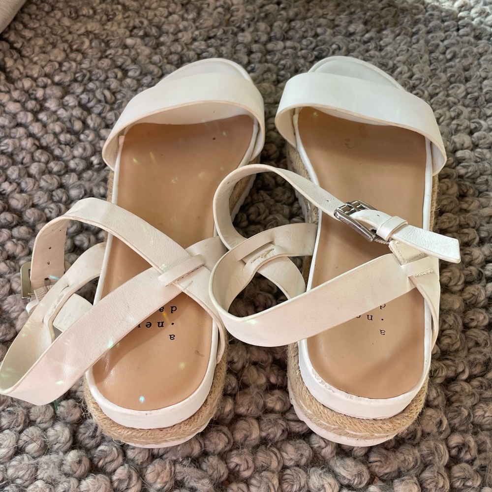 A New Day White Leather Strappy Sandals with Buckle Women size 9.5 - Picture 3 of 6